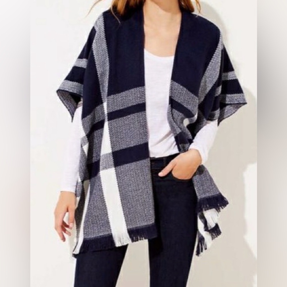 Loft Women’s Poncho Wrap Plaid Fringe Navy Blue White Lightweight Size XS/Small